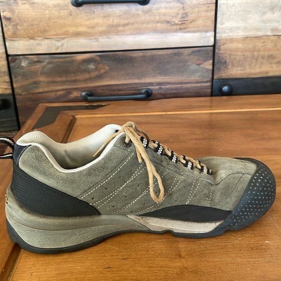 Keen Presidio Suede Shoes Size 11 - Picture 7 of 11